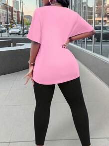 SHEIN LUNE Plus Size Numeric Print Short Sleeve & Shorts 2 Pieces Set - Pink - View 2