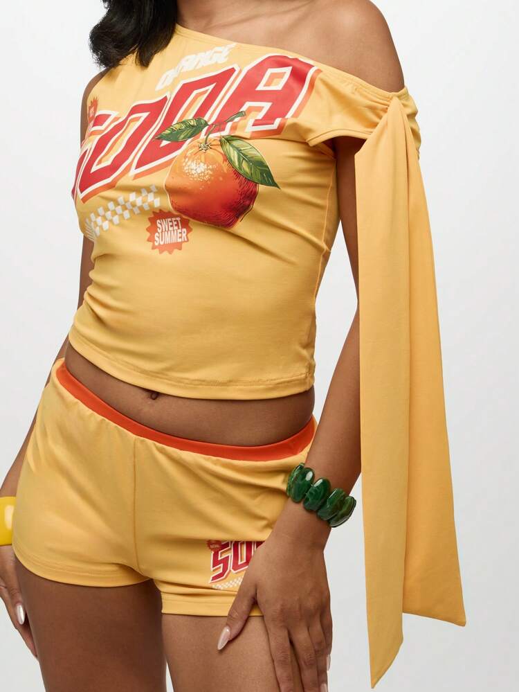 SUMWON WOMEN One Shoulder Graphic Print Retro Style Crop Top