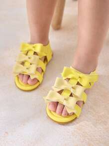 SHEIN 1 Pair Summer Fashion Light Yellow Bow Princess Girl Cute Comfortable Versatile Flat Baby Sandals/Roman Sandals - Yellow - View 2