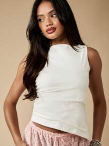 MISSGUIDED Top de yoga sans manches ajusté et essentiel pour l'été, avec un côté plissé asymétrique.