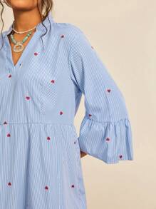 Freevana Plus Size Heart Pattern Blue & White Stripe V-Neck Puff Sleeve Waist A-Line Romantic Beach Short Dress, Valentine,Beach Dress Sundress,Holiday Outfits Boho - Blue and White - View 4