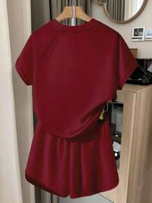 TrendSteals 2pcs Women Sets Raglan Sleeve Casual Loose Fit Short Sleeve T-Shirts - Burgundy - View 2