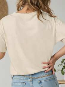 SHEIN EZwear 大码夏季休闲铅笔字母印花短袖 T 恤 - 杏色 - 查看 2