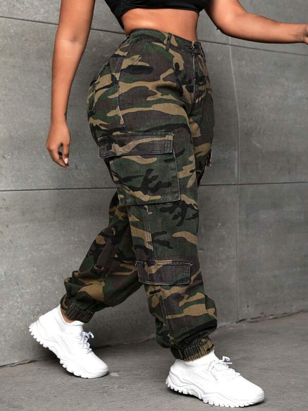 SHEIN SXY Plus Size Casual Camouflage Printed Cargo Jeans