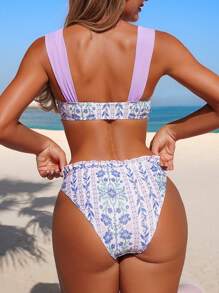 Swim Vcay 2 件套女士碎花泳衣，包括宽肩带吊带上衣和前系带比基尼泳裤，甜美少女设计