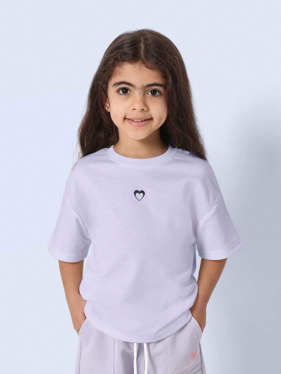 Camiseta Streetwear grande com bordado de coração para membros do clube juvenil de edição limitada para meninas