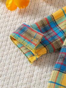 SHEIN Genkimix Kids 3 件套女孩休闲装，包括格子长袖衬衫 + 吊带短背心 + 喇叭牛仔裤 - 黃色 - 查看 3