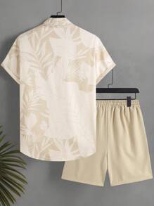 Solantero 男士全身植物印花短袖单排扣休闲夏季沙滩套装男士短裤和衬衫套装男士夏季服装 - 卡其色 - 查看 3