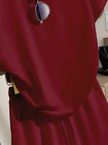 TrendSteals 2pcs Women Sets Raglan Sleeve Casual Loose Fit Short Sleeve T-Shirts - Burgundy - View 3