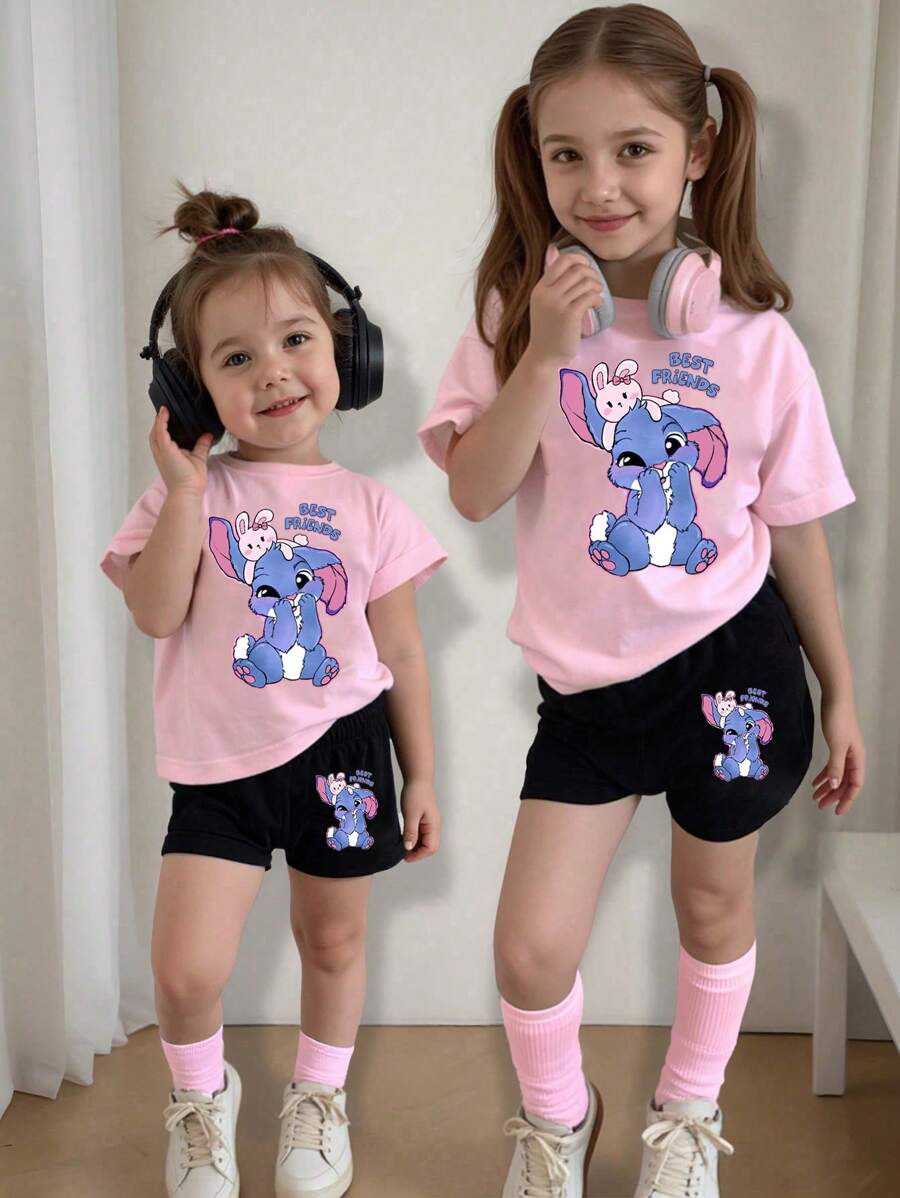 SHEIN 少女淺粉色夏季家庭套裝,字母&卡通印花短袖T恤與短褲,返校圖案T恤 - 彩色 - 查看 1