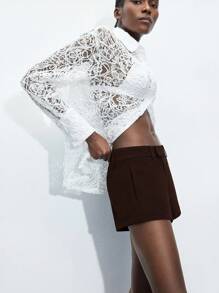 Maija 黑色超短时尚都市风女式短裤，简约百搭，适合外出、商务休闲、上学、办公、万圣节、秋季、圣诞节派对和新年等场合。