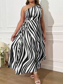 SHEIN Unity 大码不对称肩条纹印花褶皱连衣裙 - 黑與白 - 查看 3