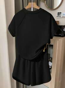 INAWLY 女式卡通熊印花短袖T恤和短裤套装，夏季 - 黑色 - 查看 2