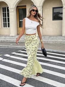 SHEIN Frenchy Women's Elegant Floral With Sequin Embroidery Mermaid Skirt, Contrasting Floral Embroidery Patterns,Elegant And Fashionable For Commuting,Sequin Embroidery Craft Chiffon Fabric,Elegant And Romantic Commuting,Elegant Fishtail Skirt,Ruffle Hem Design Winter Green Christmas - Green - View 1