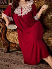 SHEIN 加大码宽松睡裙，撞色刺绣拼接，三粒纽扣，Moo Moo品牌，适合秋冬季穿着