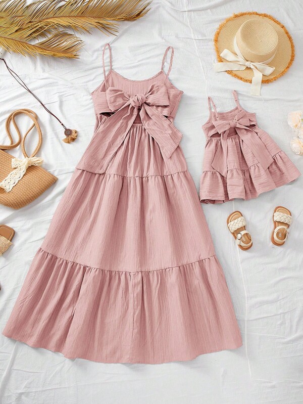 SHEIN Vestido de alça solta texturizado rosa para férias de verão Babygirl