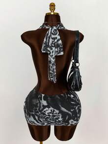 Amplova Enge, rückenfreie Midikleid aus Tigermuster-Mesh mit Kuhltrichter-Ausschnitt und drapiertem Ausschnitt, vielseitiges Design