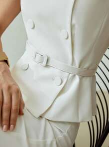 MOTF PREMIUM 双排扣荷叶边轻薄西装外套 - 白色 - 查看 2