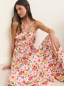 Nöista فستان ماكسي مزهر مع حمالات رفيعة، جسم مكشكش على طبقات، وخصر مناسب. قماش خفيف الوزن، مثالي للصيف، ملابس الشاطئ، حفلات الحدائق، أسلوب البوهيمي، أو المظهر الأنثوي الكاجوال - متعدد الألوان - مشاهدة 1