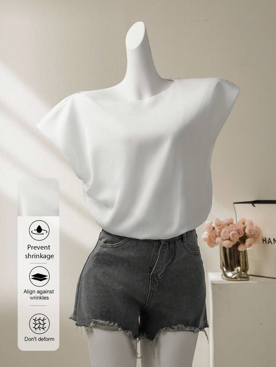 Modelyn 1 pieza Blusa de mujer de unicolor, con hombros asimétricos y manga corta elástica - Blanco - Ver 1