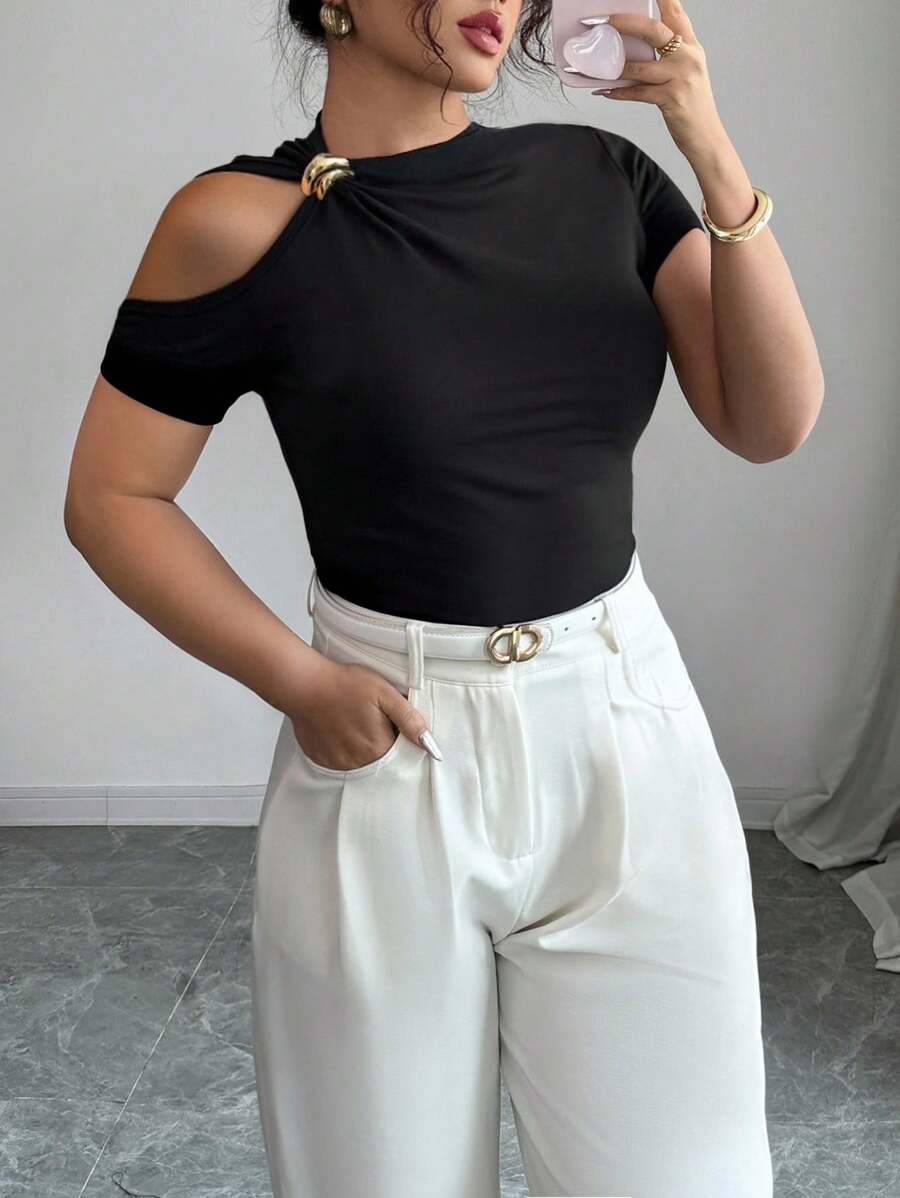 SHEIN 大码女士夏季金属装饰镂空短袖时尚T恤