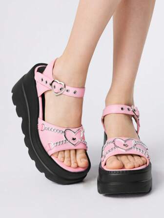 Grunge Punk 2024 Sommer Neue Goth Dark Gothic Stil Outdoor Lässig Kreuz Ketten Dicke Plateau Keil Absatz Sandalen