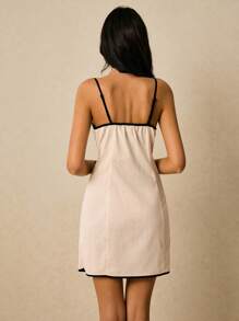 Poéselle Leinenkleid, Kleid mit Kontrastsaum, Bürokleidung für Damen, Arbeitskleidung, lässiges Mini-Unterkleid mit Bindeband vorne für Damen, schlicht und modisch, Old-Money-Stil, der Stoff ist bequem und atmungsaktiv, geeignet für den Alltag, zum Ausgehen, Pendeln, für Verabredungen, für den Urlaub usw. Poeselle