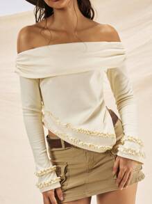 Easelle 女装秋冬复古休闲现代时尚通勤露肩喇叭袖侧开衩荷叶边装饰斜下摆白色拉绒长袖T恤 - 杏色 - 查看 5