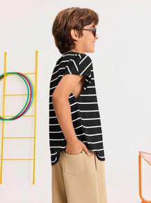 SHEIN Ensemble short et t-shirt à manches courtes à encolure ronde, décontracté, simple et confortable pour jeune garçon - Noir - Voir 4