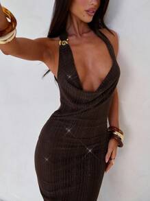 Aloruh Vestido ajustado de tela brillante con cuello profundo drapeado, espalda descubierta, decoración metálica y silueta de cola de pez, color marrón - Marrón - Ver 8
