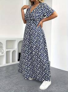 EMERY ROSE Plus Size Unique Floral, Fashionable Sexy V-Neck Polka Dot Short Sleeve Dress, Bohemian Dress - Blue and White - View 3