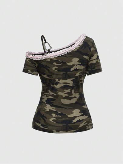 J-Fashion Camiseta sexy con hombro oblicuo, figura impresa de niña chic de estilo Y2K, con pedrería y camuflaje