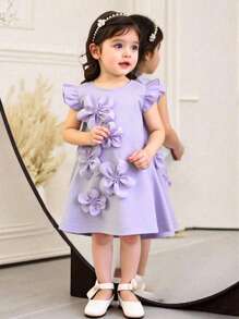 SHEIN Váy tím đơn giản thanh lịch cho bé gái mùa hè, họa tiết hoa 3D, tay áo nhún bèo nhẹ nhàng, thích hợp mặc thường ngày, ngày lễ và hàng ngày - Màu tím - Xem 1