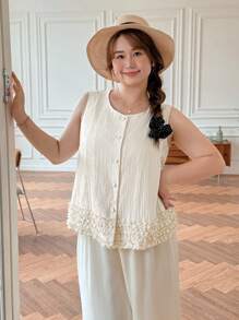 SHEIN LUNE Áo sơ mi nữ cỡ lớn không tay, màu trơn, cài một hàng khuy, cổ tròn, kiểu dáng cổ điển, viền bèo nhún, dáng rộng thoải mái, phong cách công sở tối giản, màu trơn, vải họa tiết hoa 3D, lãng mạn và thanh lịch, áo không tay, thích hợp cho mùa xuân, hè và thu, phong cách công sở tối giản, mặc hàng ngày, lãng mạn và thanh lịch, trang phục thiết yếu hàng ngày cho đi làm và hoạt động ngoài trời, thích hợp cho việc đi lại, tối giản, thanh lịch, cá tính, thích hợp cho tiệc tùng, thanh lịch và thời trang cho việc đi làm, phụ nữ sân bay, giáo viên. - Màu be - Xem 7