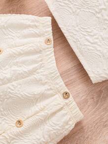 SHEIN Conjunto de 2 piezas para niñas preadolescentes: Top de tirantes con textura y borde de volantes + pantalones cortos