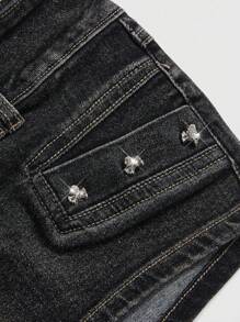 SHEINxHITOMI ROMWE Super Low Waist Vintage Distressed Skull & Rivet Decorated Women's Kpop Denim Shorts