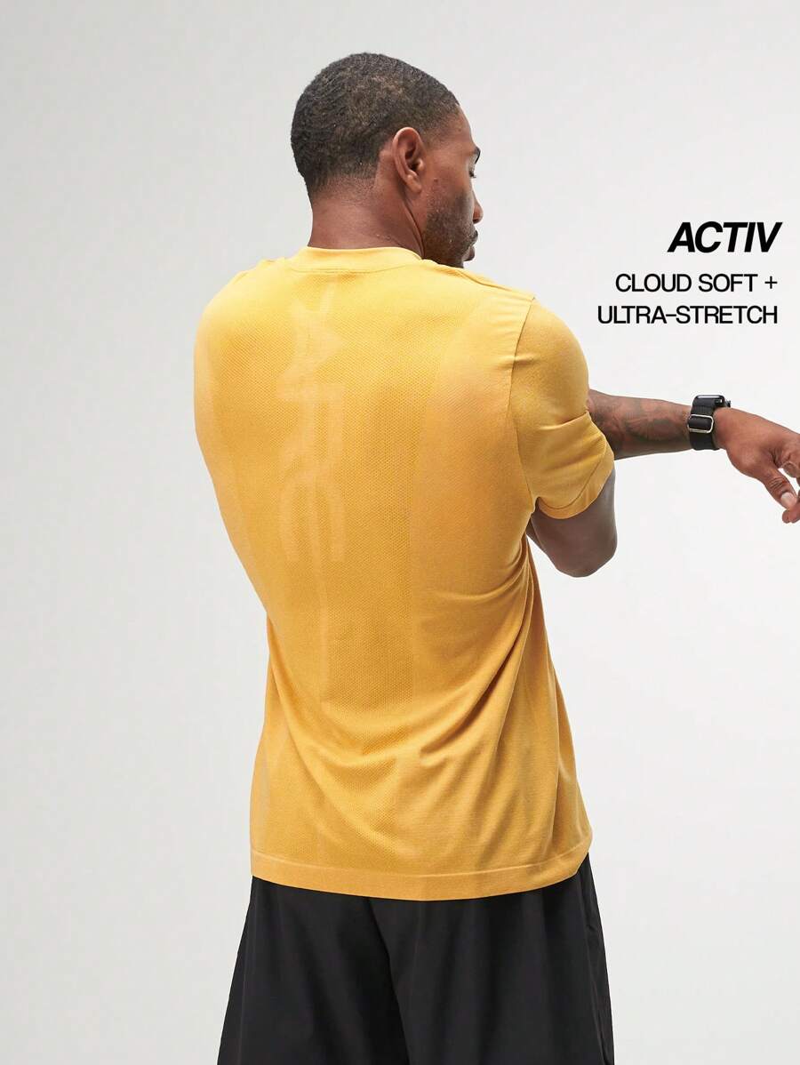 Momentum Seamless T-Shirt - Yellow - View 1