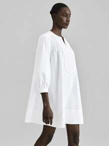 Ontre Vestido casual y elegante de mujer con cuello en V, mangas farol, ribete de volantes. Vestido minimalista y elegante color blanco corte evasé