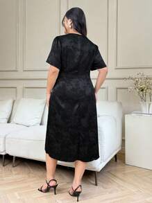 SHEIN Clasi Curvy Plus Size Black Summer Elegant Formal Evening Wedding Guest Dress,New Chinese Style V-Neck Belly-Covering Waist Flowy Party Birthday Outfits - Black - View 2