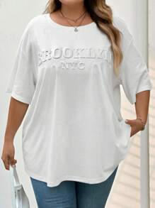 SHEIN CURVE+ Plus Size Women's Brooklyn Letter Embossed Black T-Shirt Curve Graphic Tshirt Plus Size Graphic Tees Oversized Graphic Tee Curvy Shirts Plus Size T Shirts Oversized T-Shirt Women Brooklyn Graphic Tee - White - View 4