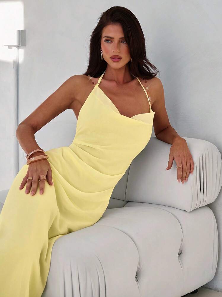 Aloruh Robe longue moulante élégante et sexy pour femme, col bénitier, dos nu, avec chaîne perlée. Couleur: Safran Jaune - Jaune clair - Voir 6