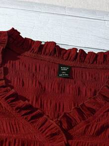 SHEIN LUNE CURVE 大码女式纯色纹理 V 领荷叶边泡泡袖修身简约休闲常规衬衫 - 酒紅色 - 查看 6