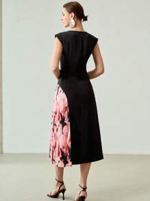 MOTF PREMIUM FLORAL PRINT PLEATED DRESS - Black - View 3