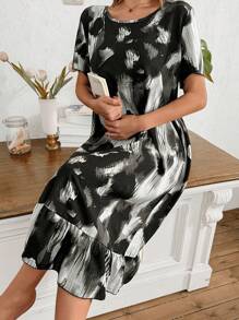 SHEIN 女士休闲宽松水墨扎染印花圆领短袖中长睡袍，Moo Moo 睡裙 - 彩色 - 查看 3