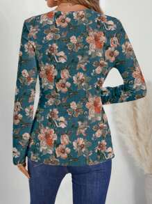 EMERY ROSE Áo thun nữ dài tay cổ chữ V in hoa, phong cách nghỉ dưỡng - Nhiều màu - Xem 7