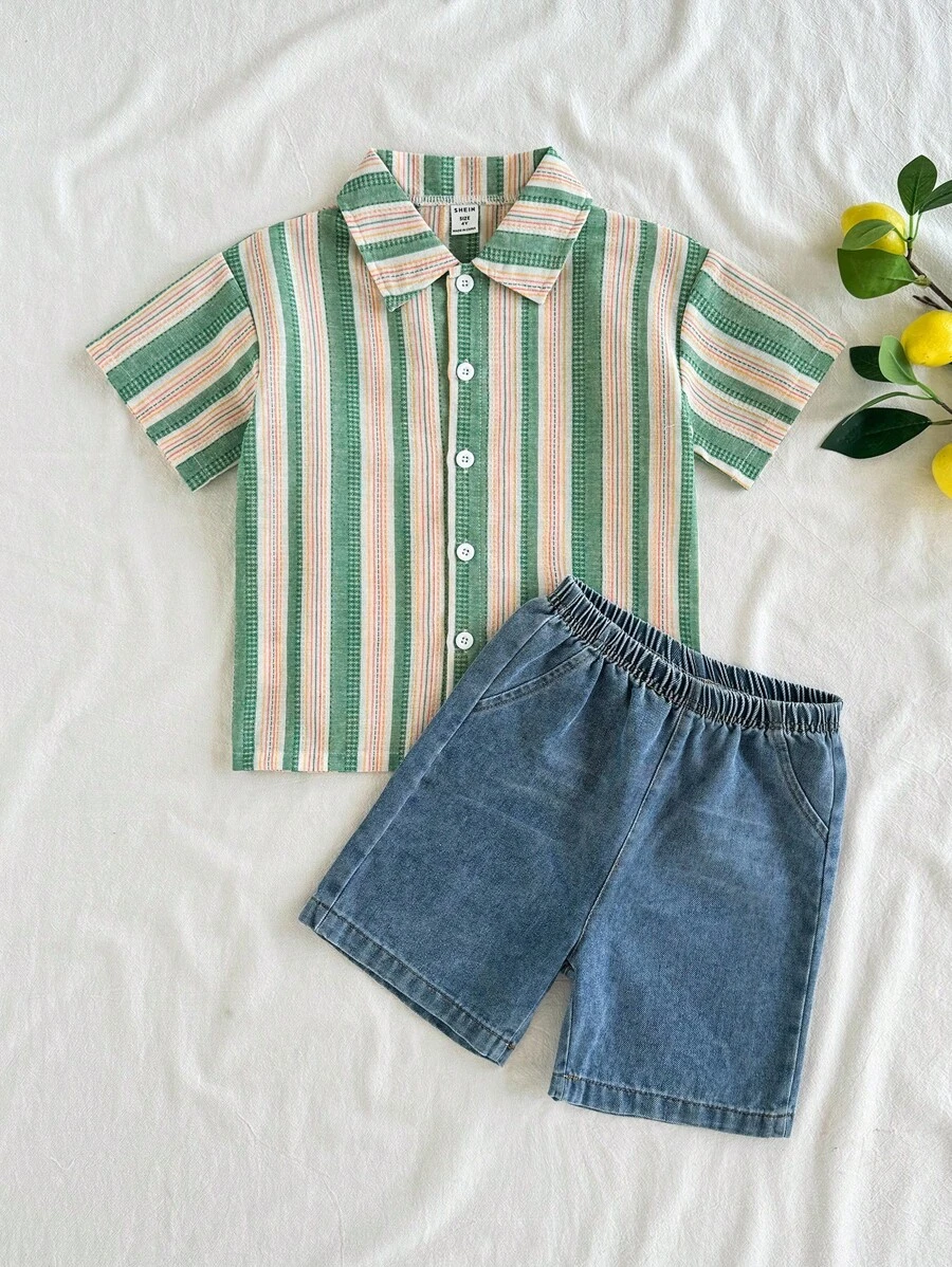 SHEIN Vintaside Kids 小男孩春夏翻领时尚休闲条纹衬衫和百搭水洗牛仔短裤两件套 - 綠色 - 查看 1