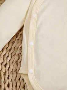 SHEIN 新生儿男女宝宝三件套纯白色按扣式优雅简约时尚舒适可爱长袖连体衣礼盒套装，秋冬季 - 彩色 - 查看 6