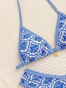 SHEIN Teen Girls Retro Botanical Floral Golden Pendant Blue & White Random Floral Spaghetti Strap Bikini Set Apricot Knitted Texture Shell Decor Halter Neck Stitch Halter Triangle Bikini Set, Summer Beach Outfit Whip Halter Neck Bikini Set, Summer Beach Bathing Suit - Blue and White - View 4