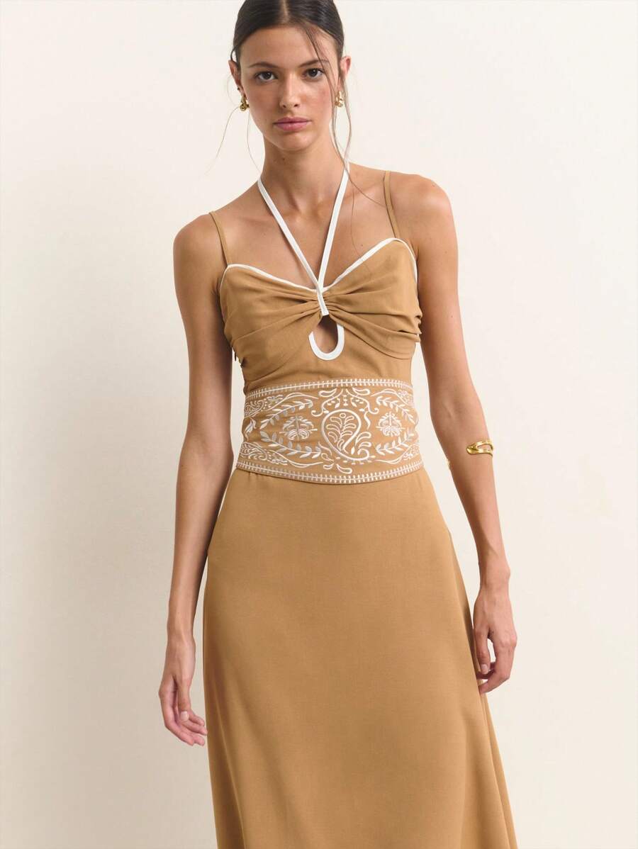 Nöista 这款夏装采用温暖的米色，修身剪裁，前部扭褶设计凸显胸部曲线，并以白色吊带连接。您可以取下精致的刺绣腰带，白色腰带增添 - 棕色 - 查看 1