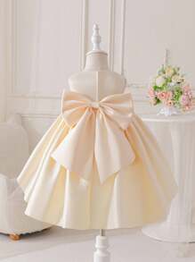 SHEIN Glamorique Kids 女婴白色缎面蝴蝶结舞会礼服，3D 花卉装饰后缘，洗礼和生日派对礼服 - 香檳色 - 查看 2